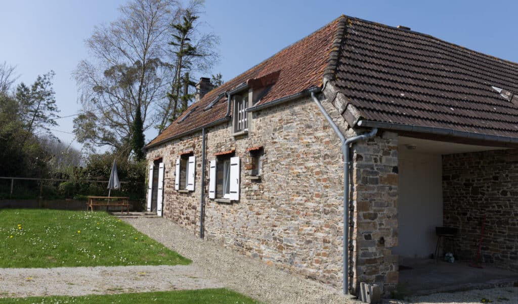 Satellite and Sky dish removal in buckinghamshire Satellite and Sky dish removal in Amersham Satellite and Sky dish removal in Beaconsfield